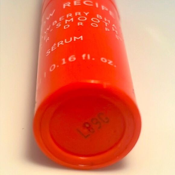 $12⭐️ Glow Recipe Strawberry Pore Smooth Blur Drops - Picture 4 of 4